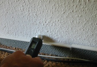 Messung bei Bauschäden von Feuchtigkeit und Nässe im Mauerwerk, Holz, Fußboden anti Schimmelpilz